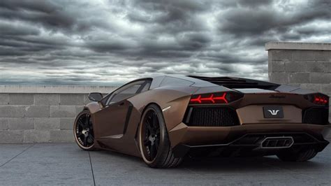 Lamborghini Aventador luxury car - backiee