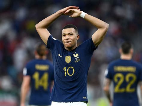 1920x1440 Resolution Kylian Mbappe French FIFA Qatar 2022 1920x1440 ...