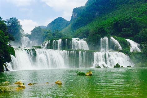 [3000x2000] Ban Gioc waterfall, Cao Bang. The border between Vietnam ...