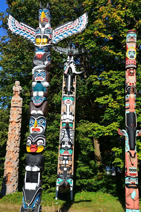 Totem Poles in Stanley Park in Vancouver, Canada - Encircle Photos