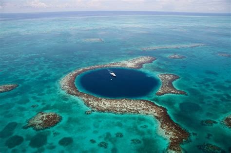 5 Most Impressive Blue Holes Around The World | Amusing Planet