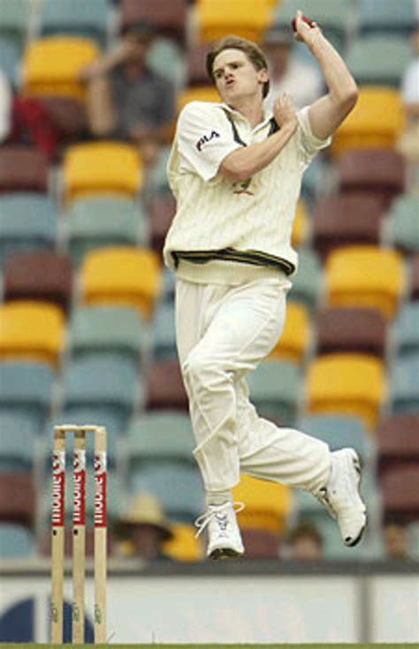 Nathan Bracken kept it tight on his Test debut | ESPNcricinfo.com