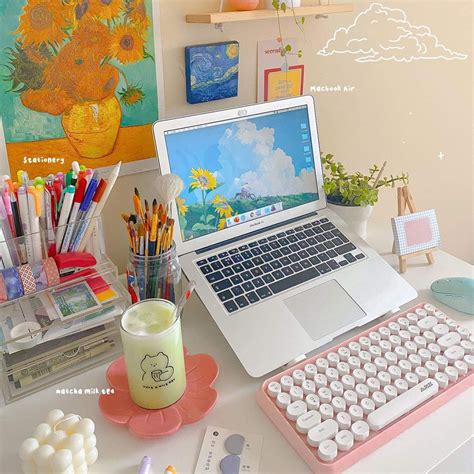 30+ Aesthetic Desk Ideas for Your Workspace | Gridfiti | Study room ...