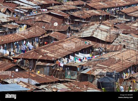 Kibera slum, Nairobi, Kenya Stock Photo: 33304951 - Alamy