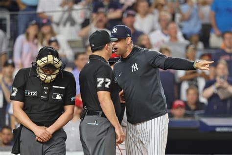 Yankees' Aaron Boone ejected while arguing another strike call