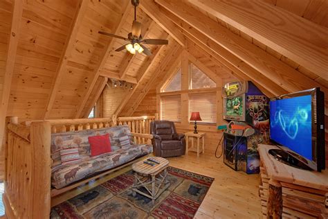 "Creekside Hideaway" Premium 2 Bedroom Wears Valley Cabin with Game Room