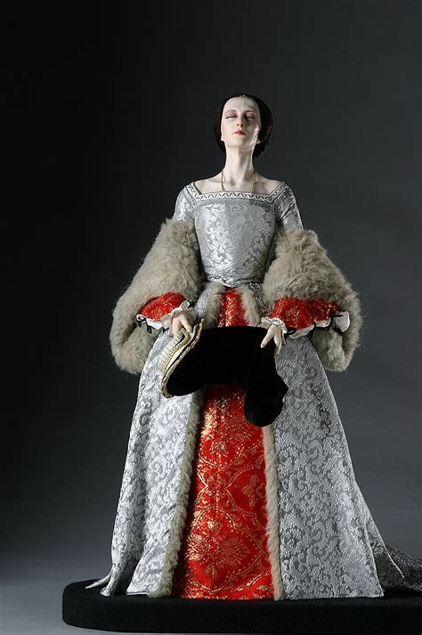 Anne Boleyn figurine by George Stuart | Grand Ladies | gogm