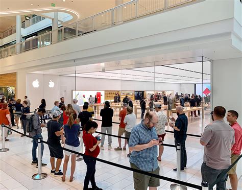 Apple Store reopening roundup: Highland Village, Bridgewater, Mall of ...