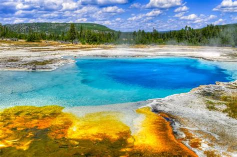 22 Amazing Geysers in Yellowstone National Park