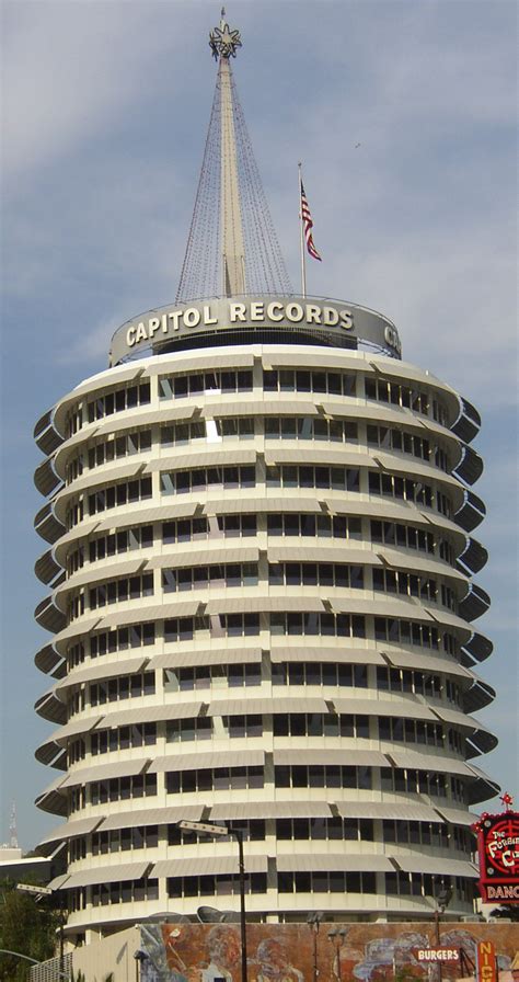 File:Capitol Records Building in Hollywood.png - Wikimedia Commons