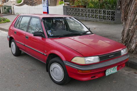 1990 Toyota Corolla Deluxe - Sedan 1.6L Manual