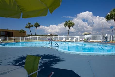 Book Quality Inn & Suites in Gulf Breeze | Hotels.com