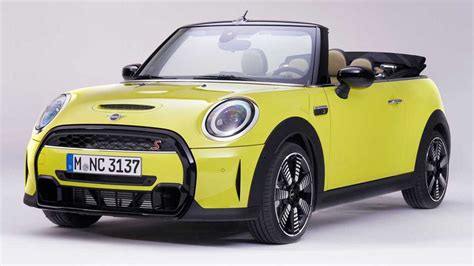 2022 Mini Cooper Gets Googly Eye Headlights And A Multi-Tone Roof