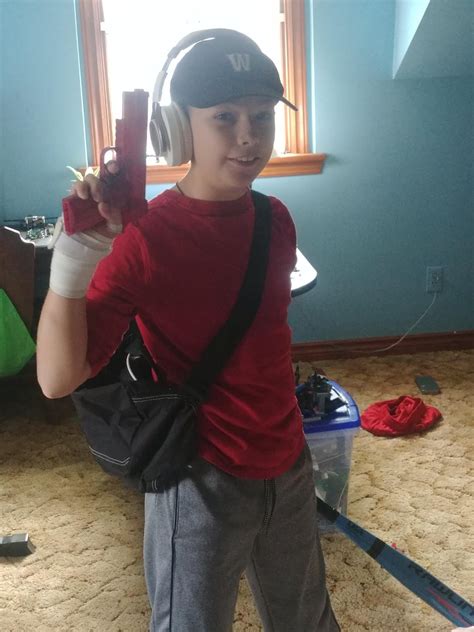 Scout cosplay I made for my younger brother, hope it fits : r/tf2