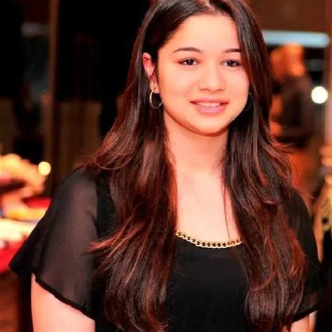 Sara Tendulkar Wiki, Age, Boyfriend, Family, Biography - MuchFeed