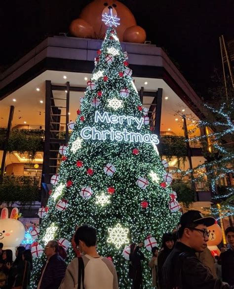 Merry Christmas from Taipei! Christmas isn't really celebrated in ...