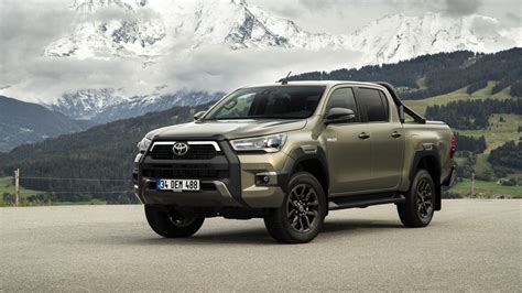 2020 Toyota Hilux Double Cab VIII (facelift 2020) 2.4 D-4D (150 Hp) 4x4 ...