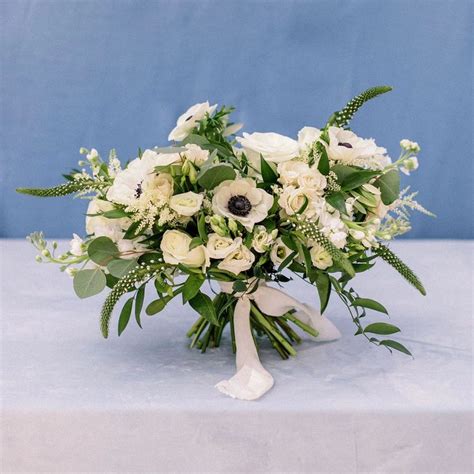 Classic Ivory & Cream Refined Wedding Bouquet | Wedding bouquets ...