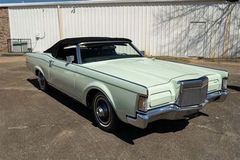 1971 Lincoln Continental Mark III - The Vault MS