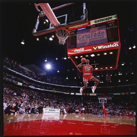 SI photographer Walter Iooss Jr. discusses classic Michael Jordan dunk ...