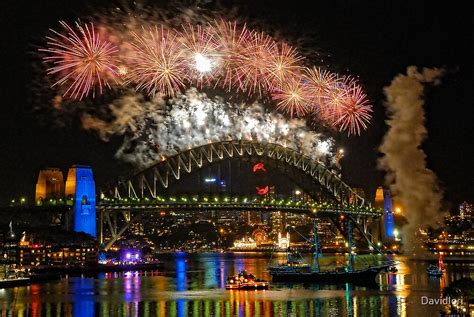 "Sydney New Years Eve Fireworks 2009 - 2010 Sydney Harbour Bridge" by ...