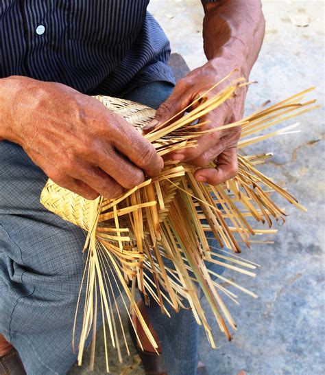 Weaving Baskets: The Process | Sahapedia