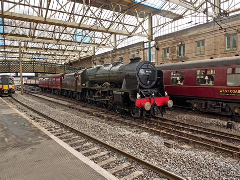 LMS Royal Scot Class 4-6-0 No 46115 Scots Guardsman in cha… | Flickr