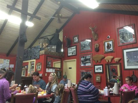 The Barbecue Fiend: Hungry Bear BBQ (Gatlinburg, TN)