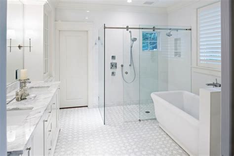 7 Benefits of using mosaic tile in the bathroom - Tile Showcase