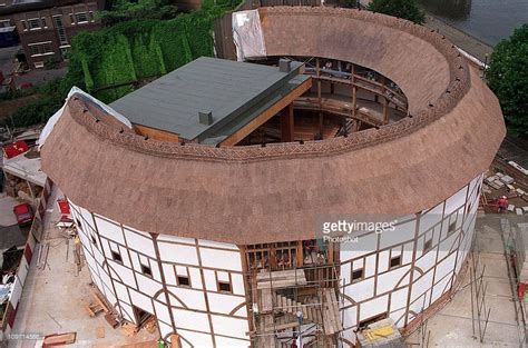 New Shakespeare Portrait Discovered Photos and Premium High Res ...