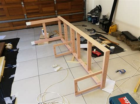 Building of table frame