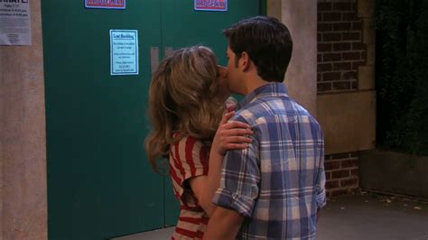 Image - 20110622035433!Seddie kiss HD 3.jpg | iCarly Wiki | FANDOM ...