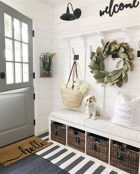 7 Modern Farmhouse Entryway Decor Ideas & Trends