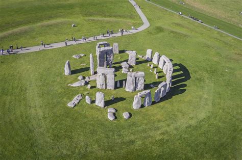 'Weather-resistant': Scientists dive into Stonehenge megaliths | Daily ...