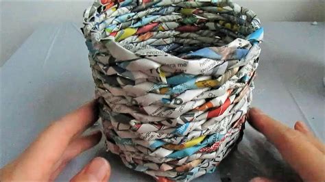 Weaving ROUND BASKET with Recycled Newspaper - YouTube