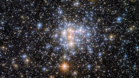 Hubble Space Telescope captures exquisite view of nearby star cluster ...