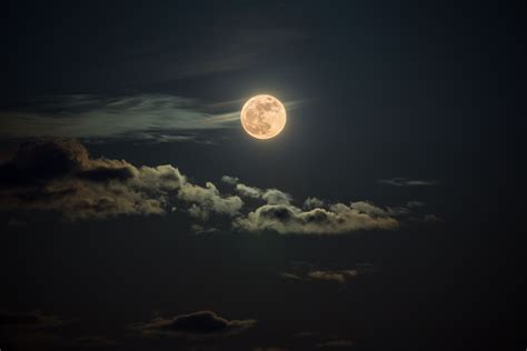 full moon #Moon #clouds #5K #wallpaper #hdwallpaper #desktop | Full ...