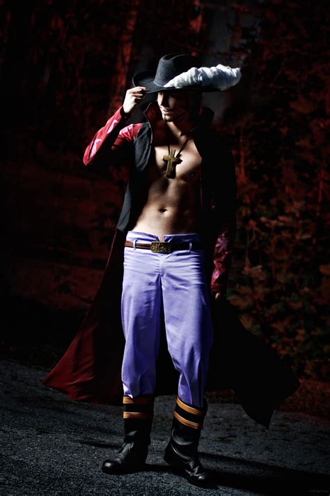 Dracule Mihawk - One Piece - Cosplay by Elffi on DeviantArt