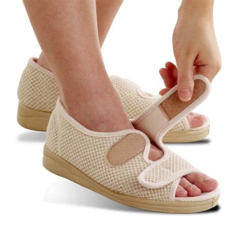 10 Best & Comfortable Diabetic Shoes | Styles At Life