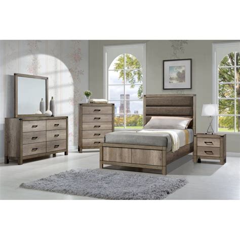 Antiqued White 4 Piece Full Bedroom Set - Matteo | RC Willey Furniture ...