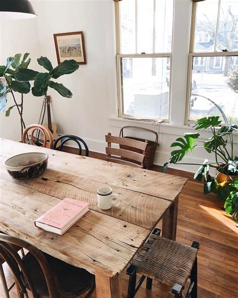 17 Rustic Wood Dining Tables for Your Farmhouse Space