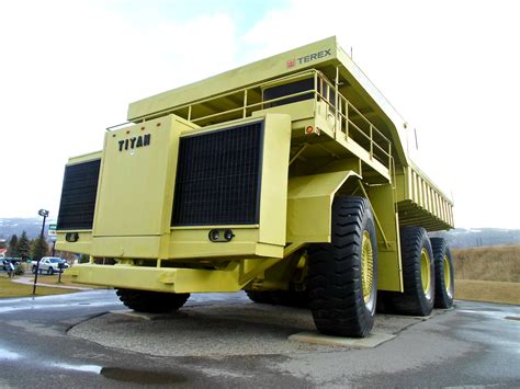 File:Worlds Largest Truck - 1973 Terex Titan 33-19 dump truck.jpg ...