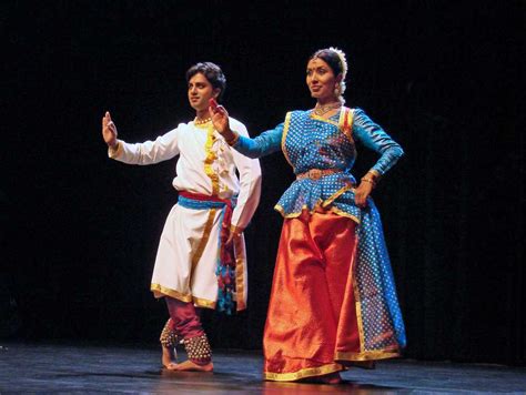 15 Dances of India | Classical Dance Forms of India & States - Holidify