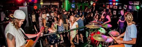 Airlie Beach Nightlife | Clubs & Bars | Red Cat Adventures