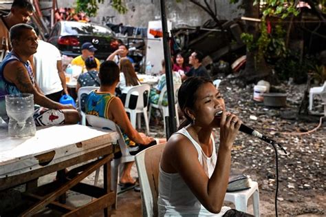 ‘We love singing’: Filipinos find joy in karaoke | Arab News