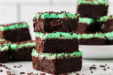 The Best Chocolate Mint Bars Dessert Recipe - Happy-Go-Lucky