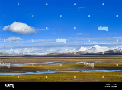 Tibetan plateau hi-res stock photography and images - Alamy