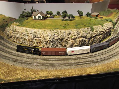 HO Scale Model Trains Running! - Fairfax Station Railroad Museum