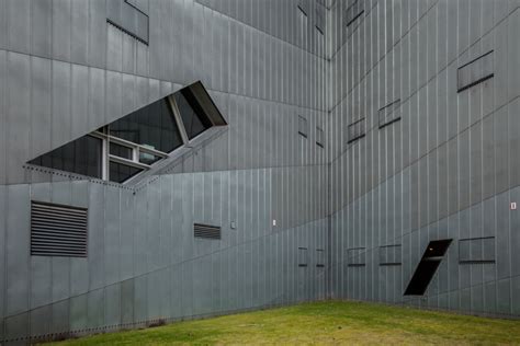 AD Classics: Jewish Museum, Berlin / Studio Libeskind | ArchDaily