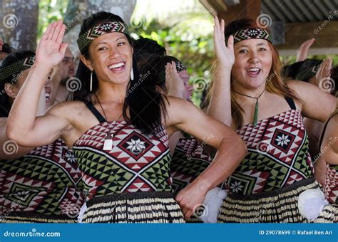 Maori Women In Traditional Costume Dancing, New Zealand Editorial Image ...